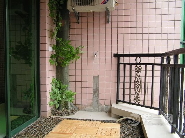 家居阳台下水管包装图
