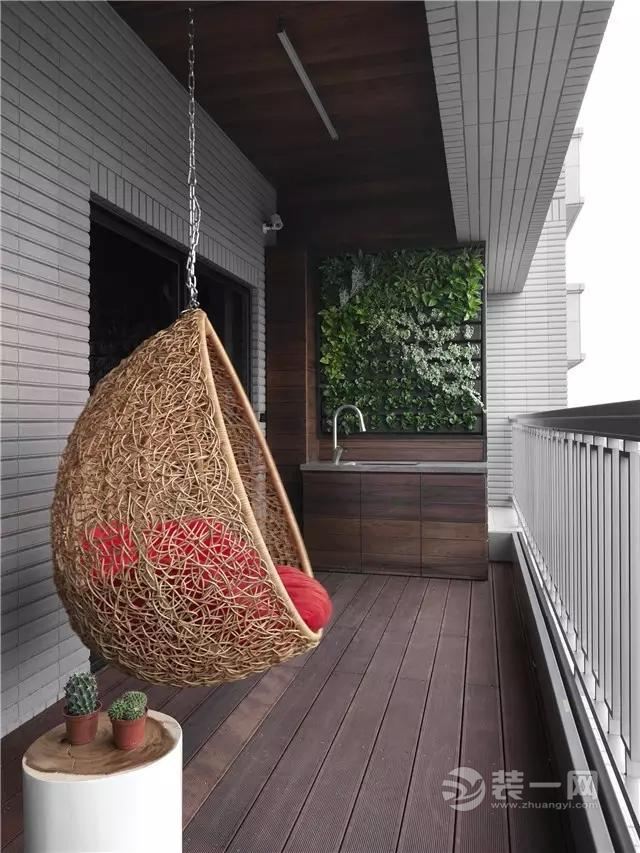 家居阳台下水管包装图