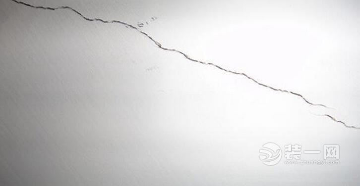 墙面刚过两年就开裂 墙面刚过两年就开裂